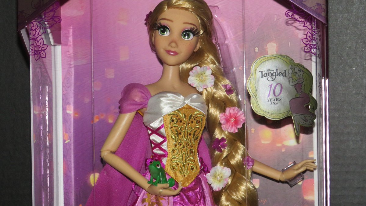 ThatStonedDrew's tweet photo. Welcome home, 17" Rapunzel LE 5500, very beautiful figure I jumped on after i bought the Walt pop. I just love a limited edition #tangled10 #Rapunzel #Disney https://t.co/xq1y03RilM