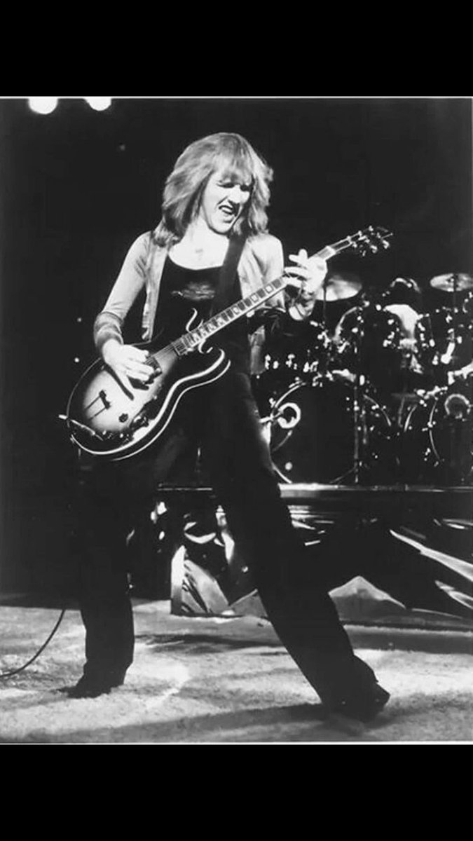 vivien2112's tweet photo. Well there’s a time for feelin’ as good as we can 🎶
The time is now and there’s no stoppin’ us
There’s a time for livin’ as high as we can🥳
Behind us you will only see our dust ...🍷

#Ripneilpeart 
Good evening #Rushfamily @RushFamTourneys https://t.co/Jxv31a0G72