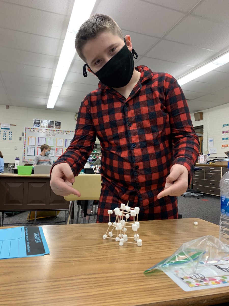 MissKossHCS's tweet photo. STEM-life in ⁦@MsCochranG⁩ #EWpride https://t.co/G5PcktJiva