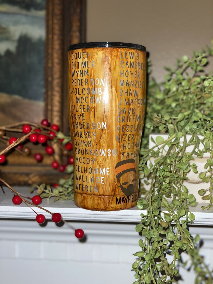 amberleeferrell's tweet photo. Hey @bakermayfield, made a cup for you 🤎🧡 https://t.co/dhvVvEr0LX