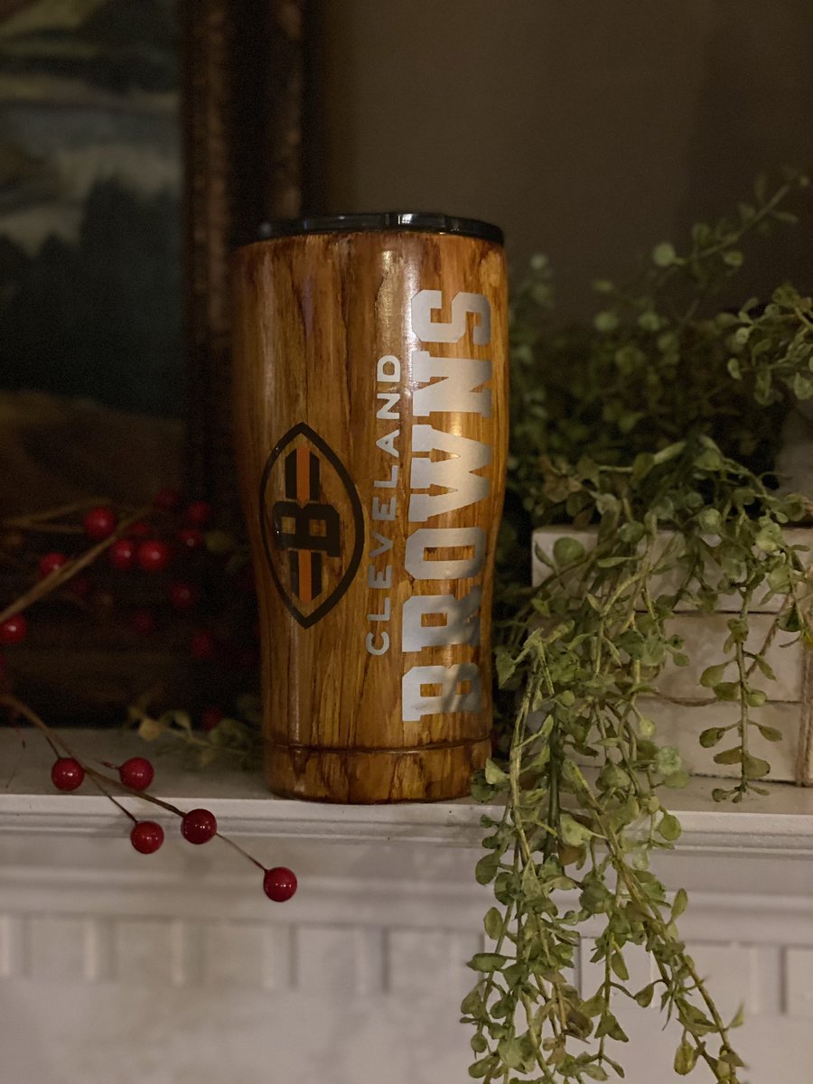 amberleeferrell's tweet photo. Hey @bakermayfield, made a cup for you 🤎🧡 https://t.co/dhvVvEr0LX