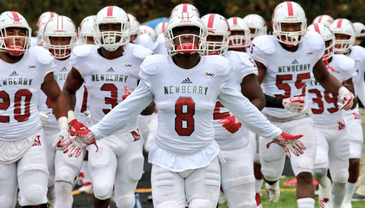 ErnieGreenwood1's tweet photo. After a great conversation with @CoachFlynn_NCFB I have received my first offer from Newberry College. Jeremiah 29:11❤️ https://t.co/mjHgDDGxeg