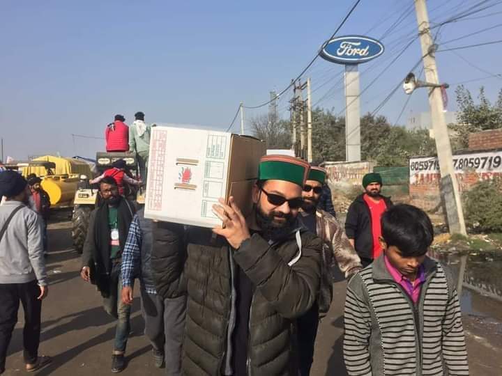 tractor2twiter tweet media