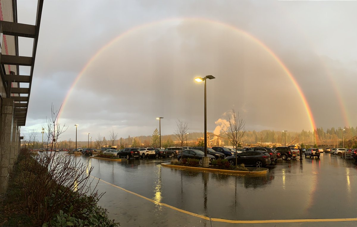 RicardoVidaesTo's tweet photo. Hey @ValiantThor12 you like rainbows :) https://t.co/MLXY4knrzz