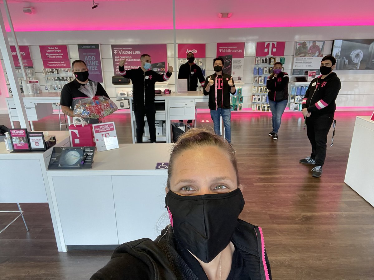 Thanks for the awesome bag of snacks <a href="/TSanzano/">Tara Sanzano</a> you dropped off for the team!! 7955 loves free food!!