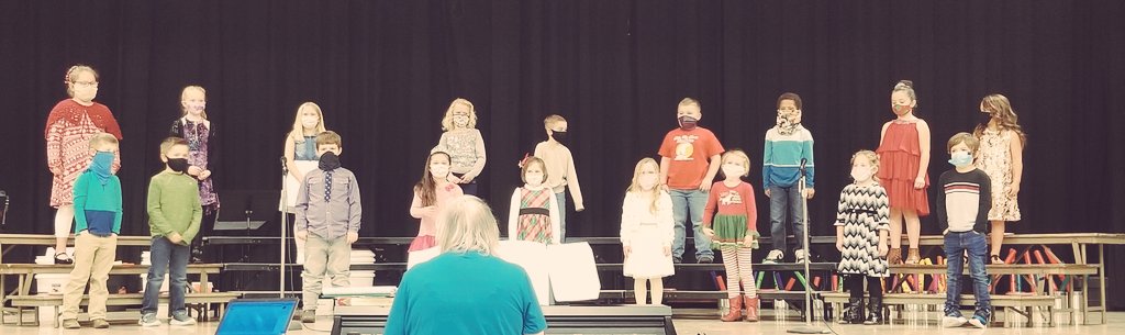 SargentSchools's tweet photo. Kindergarten and 1st grade at the Winter Concert tonight. https://t.co/bifoIfwWCC