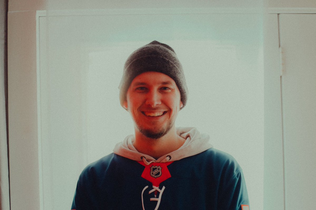 AfloatBand tweet media