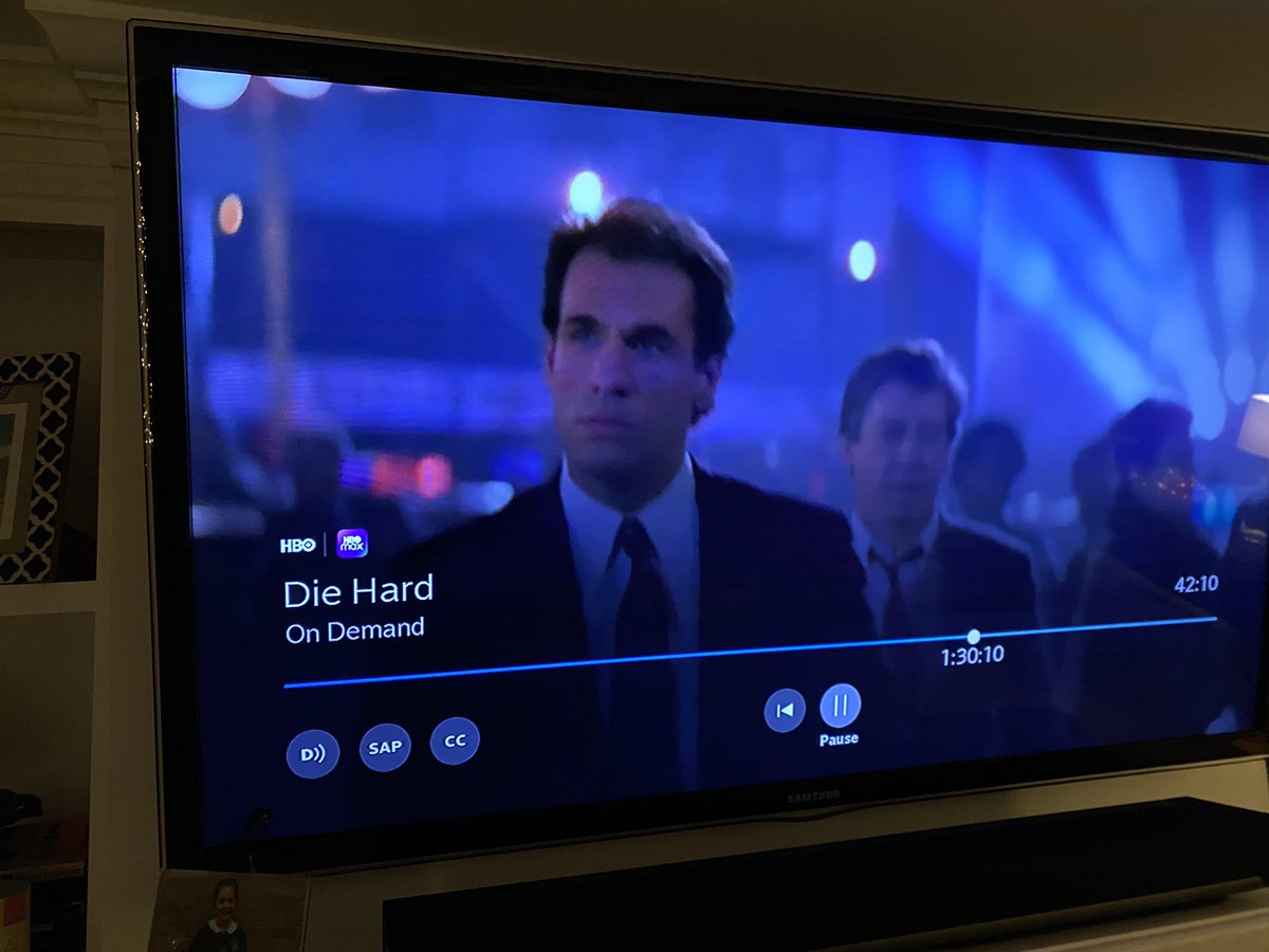 funhavers's tweet image. Just introduced my favorite Christmas 🎄 movie to my daughter (the 50 F-bombs were well worth it!)  Oscar-worthy performance from Special Agent Johnson @RobertJohnDavi