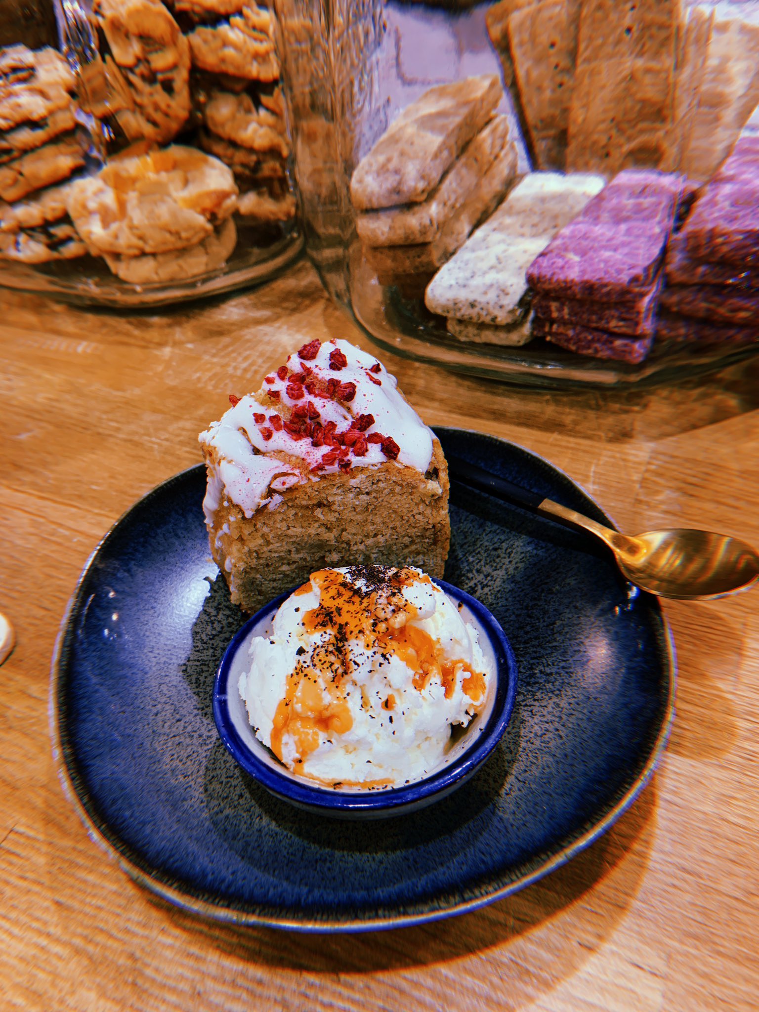 Tamsang Tokyo クラフトビアカフェ No Twitter Sugarilo さんからのケーキとクッキー ホットカクテルとすごく会いますよ Tamsangtokyo タムサン 代々木公園カフェ クッキー カフェ東京 代々木八 Uchubrewing 代々木公園 代々木上原 うちゅう
