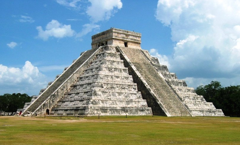 PatriciaG2020's tweet photo. #ThrowbackThursday wishing my grandfather was still around. Miss the summer vacation days we would travel to Mexico 🇲🇽 visiting family. We would ride in these boats &amp; climb the pyramids. 
@Proud2bYoungOrg #Proud2BYoung #STATENation @1STATENation @ATT @LifeAtATT @ATTimpact #Mexico https://t.co/XASDcmvizV