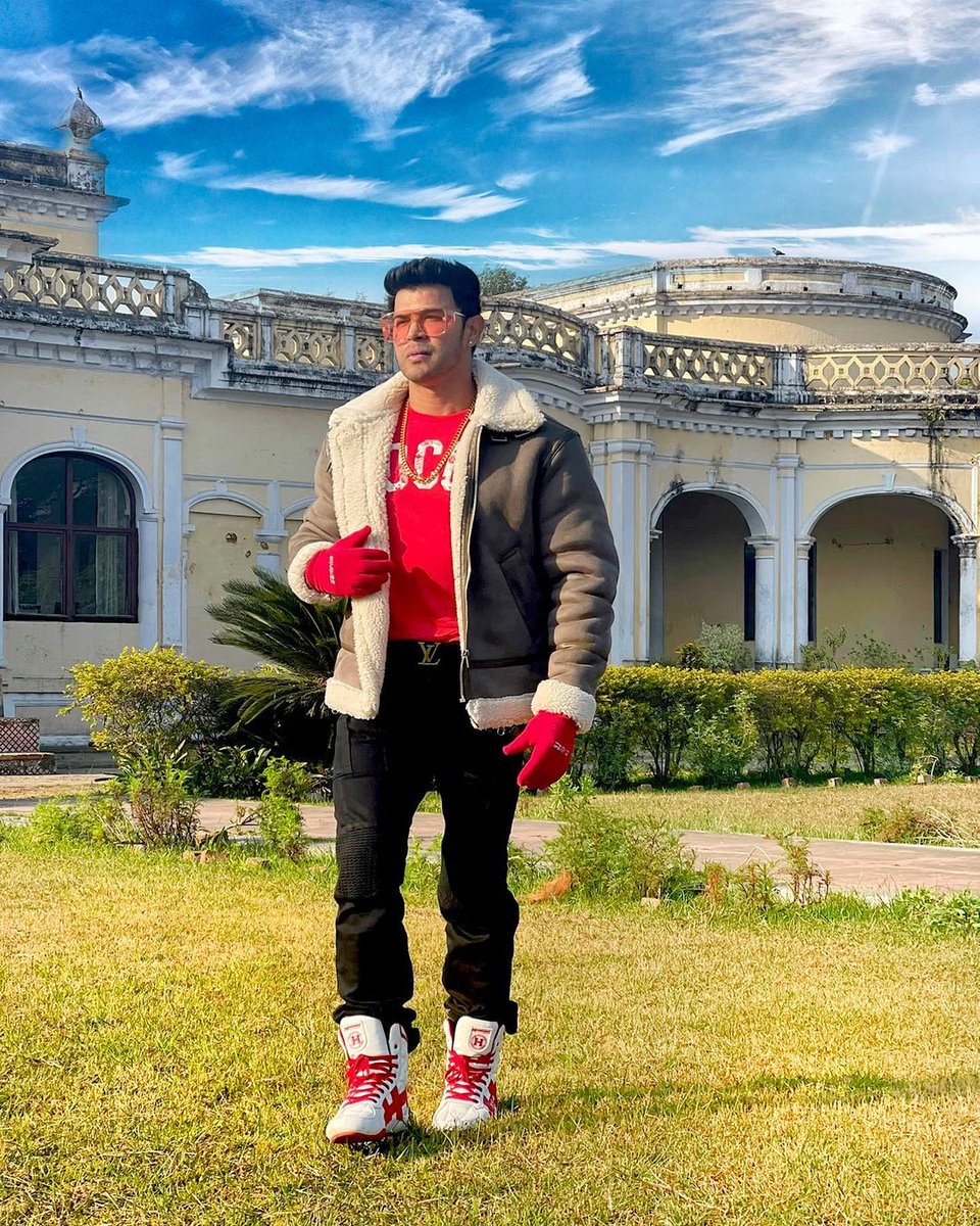 Team_Hunk's tweet photo. @iSahilKhan Don’t Just Watch Me Join Me..... 
 Worldwide 🌎  distribution For @hunkwater ☎️ +91 96194 25575 MR Alex
💧 
💨 
Worldwide Distribution For @thebranddeo Call - MR Kaif +91 98196 74673 #jobhilodolo #thebranddeo #hunkwater https://t.co/F0Matj0FFK
