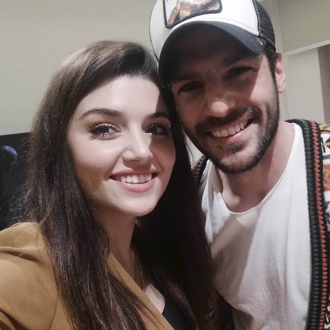OzserHanker's tweet photo. Non fregarci di nuovo Yusuf 😭😭 vogliamo loro se no non è la stessa cosa 🙏🏻🙏🏻🙏🏻 #Serkançayoğlu #HandeErçel #kaanyildirim #hazalsubasi #halka #mujir https://t.co/nHmOP1zV7d