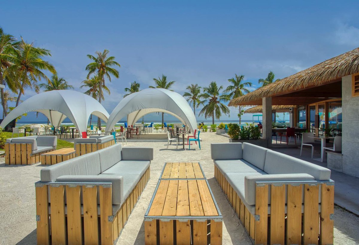 cafeiermv's tweet photo. The perfect place to enjoy Good Food, Great Service and Excellent Coffee in a relaxing atmosphere!
Visit us today! We are open as from 14:00pm 🥰
#bestdrinks #goodfood #greatservice #excellentcoffee #relaxingatmosphere #maldives #hulhumale #hulhumaleskatepark #cafeiermv https://t.co/qRGwWqHv81
