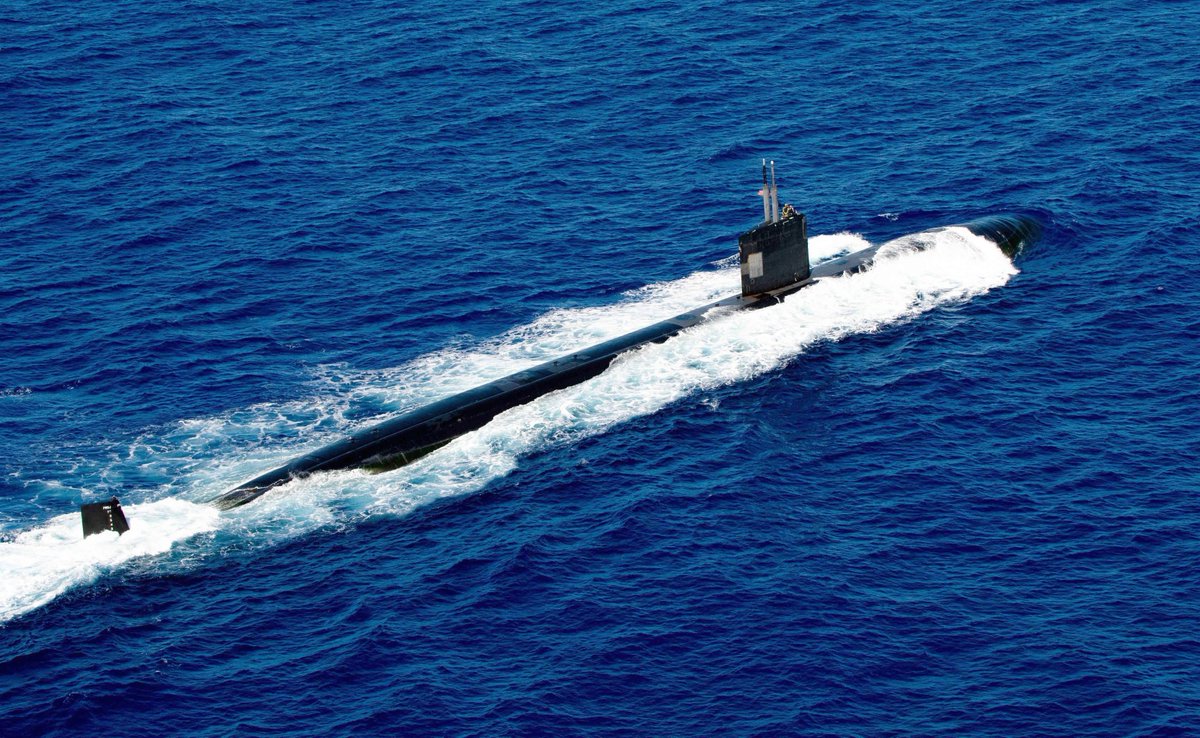 #French #submarine #EMERAUDE S604 exercised with US #sub #ASHEVILLE SSN758 out of Guam 11 Dec. The Frenchman is on a rare Pacific deployment c7f.navy.mil/Media/News/Dis…