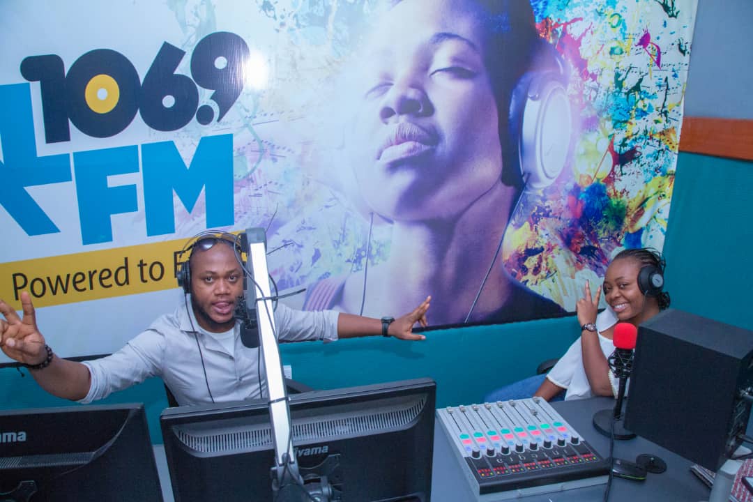 XL1069_FM's tweet photo. One week before Christmas & Your "Radio Rockstars" @YUGEEBAMIDELE & @STwiththesauce are in to set you up for a Friday like no other!!
Link up live🔊 on #TheXLSuperBreakfastShow☕
Listen live🌍 here👇🏾
https://t.co/53wEDBfaur 🏆
#TuneInNow📻🔊🎶 #FunFriday #WeekWrap https://t.co/4K9j6fYUKo