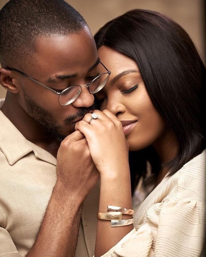 Beanballmedia's tweet photo. My mind is at rest because I found a Home. ❤️😍✨

Bride @rowlackay 
Makeup @oteniaramakeovers 
Planner @saphyrevents

#beanballmediablog #roadtohoneymoon #beanballmediaweddings #preweddingphoto #explore #bride #groom #love #gettingmarried2020 

https://t.co/VzwUVLQJ3Y https://t.co/gWpezYxw4B