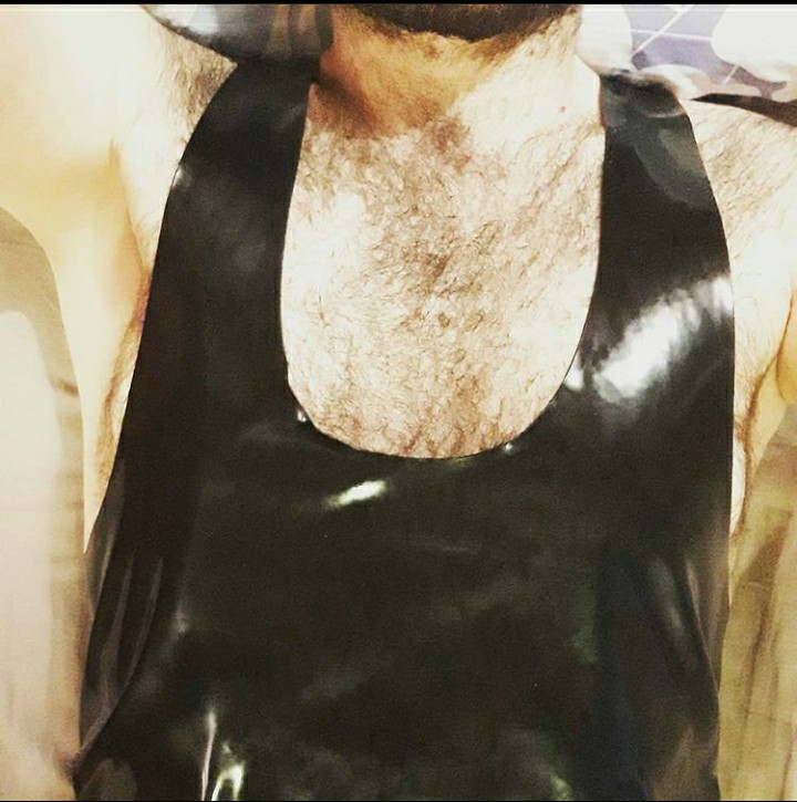 ant_rubber's tweet photo. Waking up in #Rubber. Sometimes I like to sleep in #Latex. Does anyone else? https://t.co/i0dfQKwzDV
