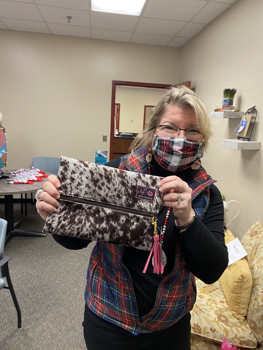 erin_mathe's tweet photo. Today was Spin to Win day on the Snowflake Spinner!!!  Everyone was a winner 😍 #onepowell #givingisbetterthanreceiving #somuchfun https://t.co/rUduLSEGLT