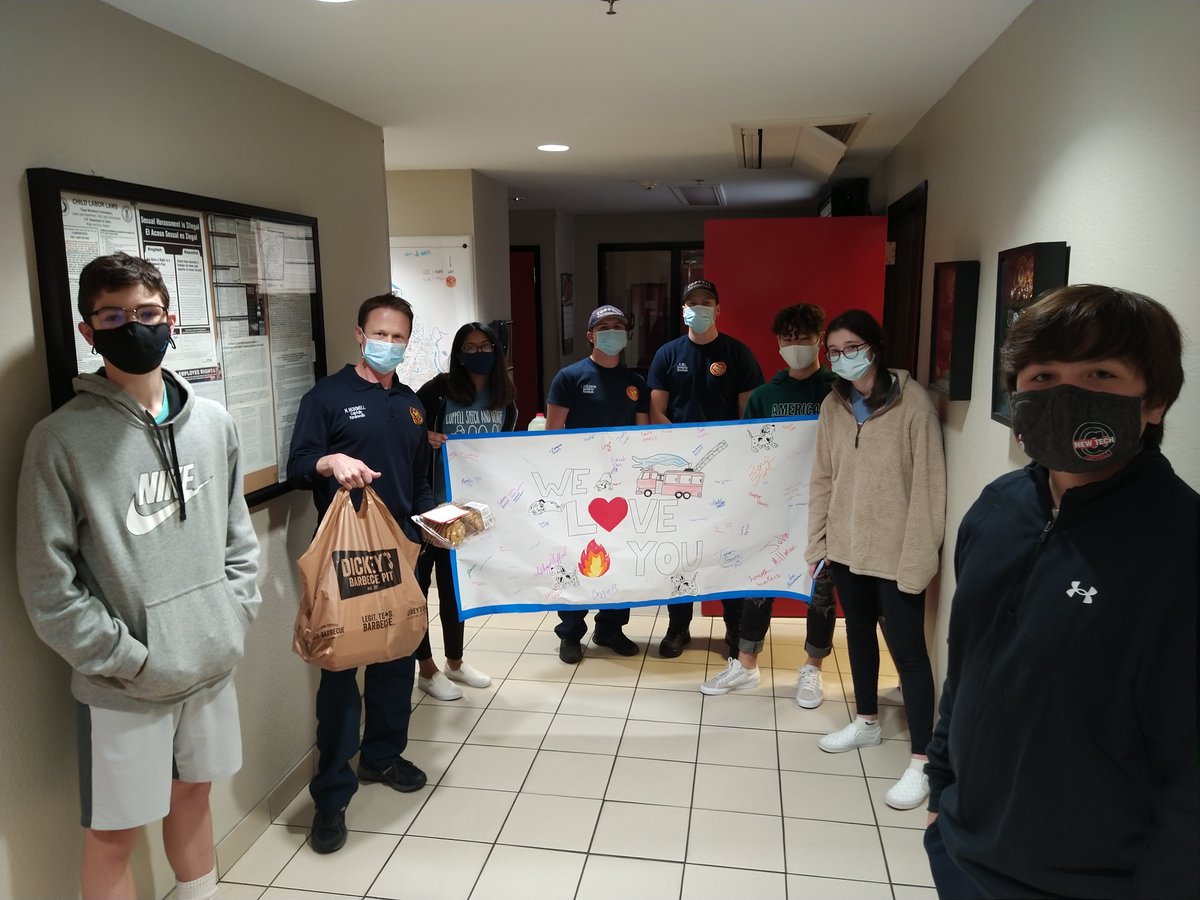 AashiN_NTHC's tweet photo. We surprised our awesome firefighters with some delicious dinner! Thank you for everything you do for our community! @Bence_EDU @DigitalZruiz @CoppellFire  @CassieB_NTHC @NthcRyanc  #NTHCsupportsCoppellFire https://t.co/UuXH8U88xO