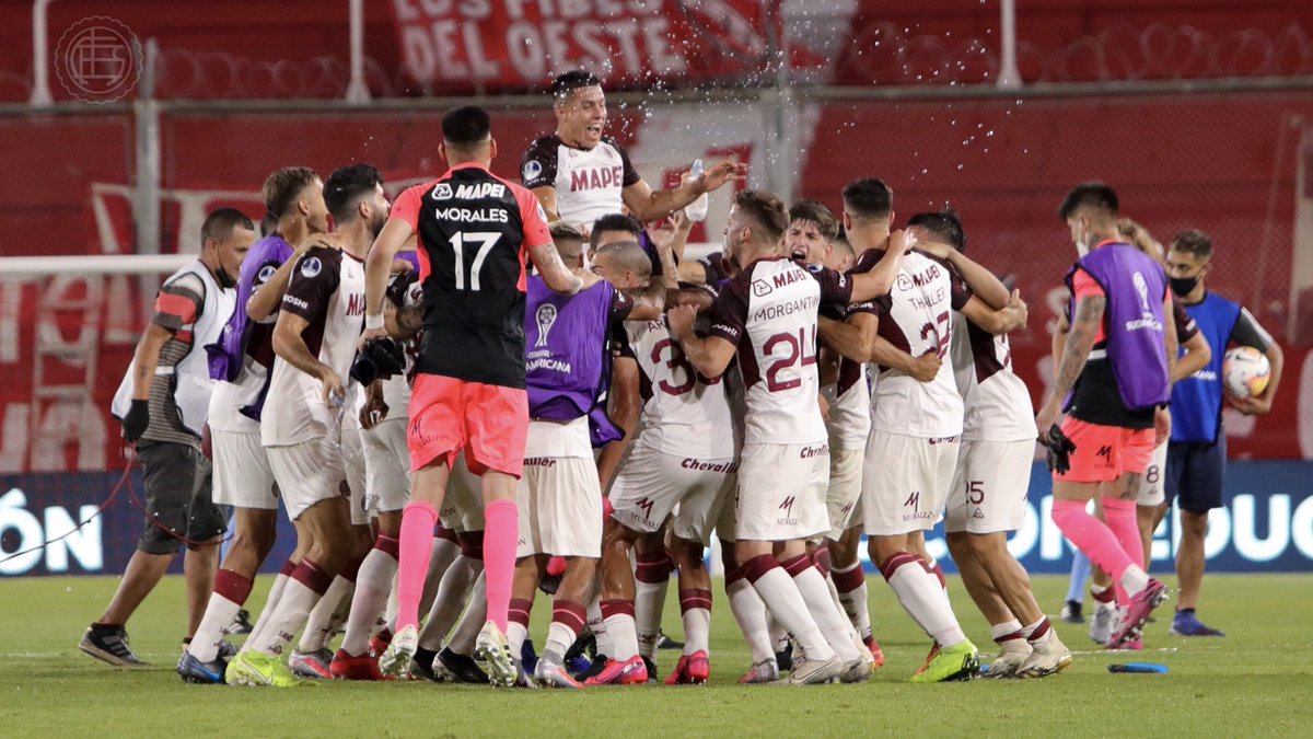 TatiFantoma14's tweet photo. Semifinalistas 🤪🇱🇻

📷 para @clublanus https://t.co/fTJMLoAGj0