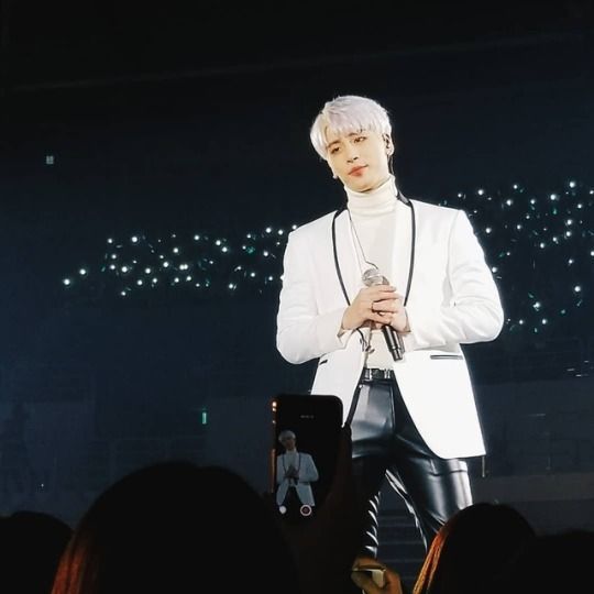 and_markie's tweet photo. "And it was all yellow. Your skin, Oh yeah your skin and bones, turn into something beautiful. Do you know, you know I love you so... you know i love you so" #Jonghyun #Yellow #myrod #ilykjh #YouDidWellJonghyun https://t.co/DiUvsBlzTr