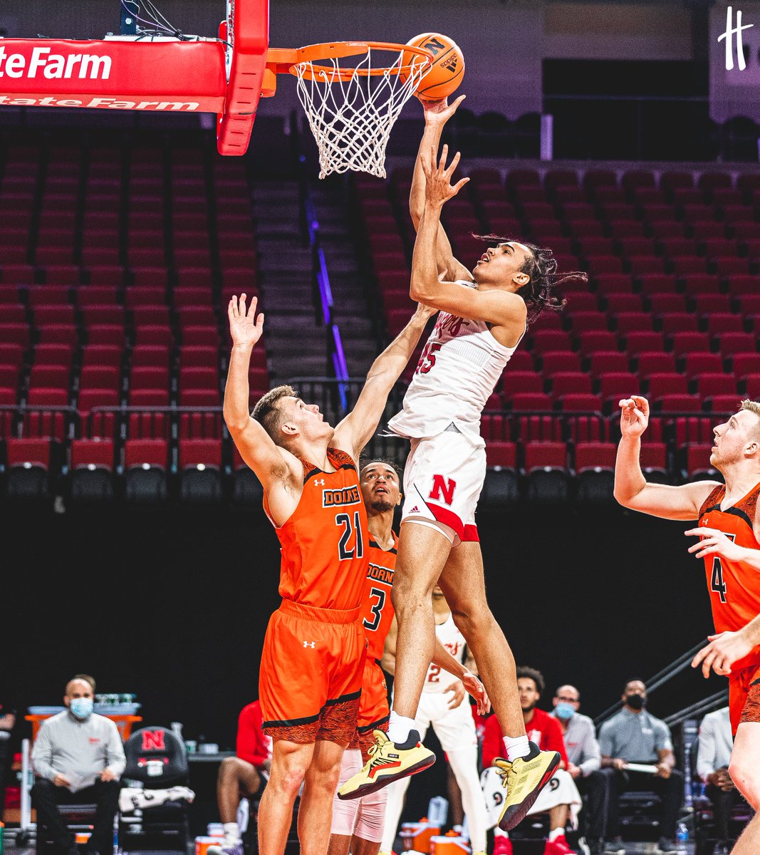 HuskerMBB's tweet photo. Triple-double on the night. Hype man from the bench.

Dalano Banton, the ultimate teammate. https://t.co/asxDozSHBF