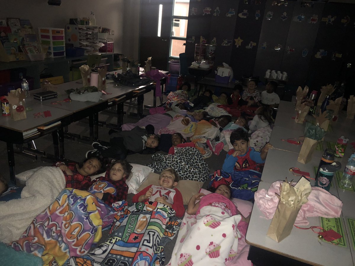 Pj &amp; Polar Express Day 🎄❤️🎅 #mbebears2020 #mbeisfamily #lighttheway