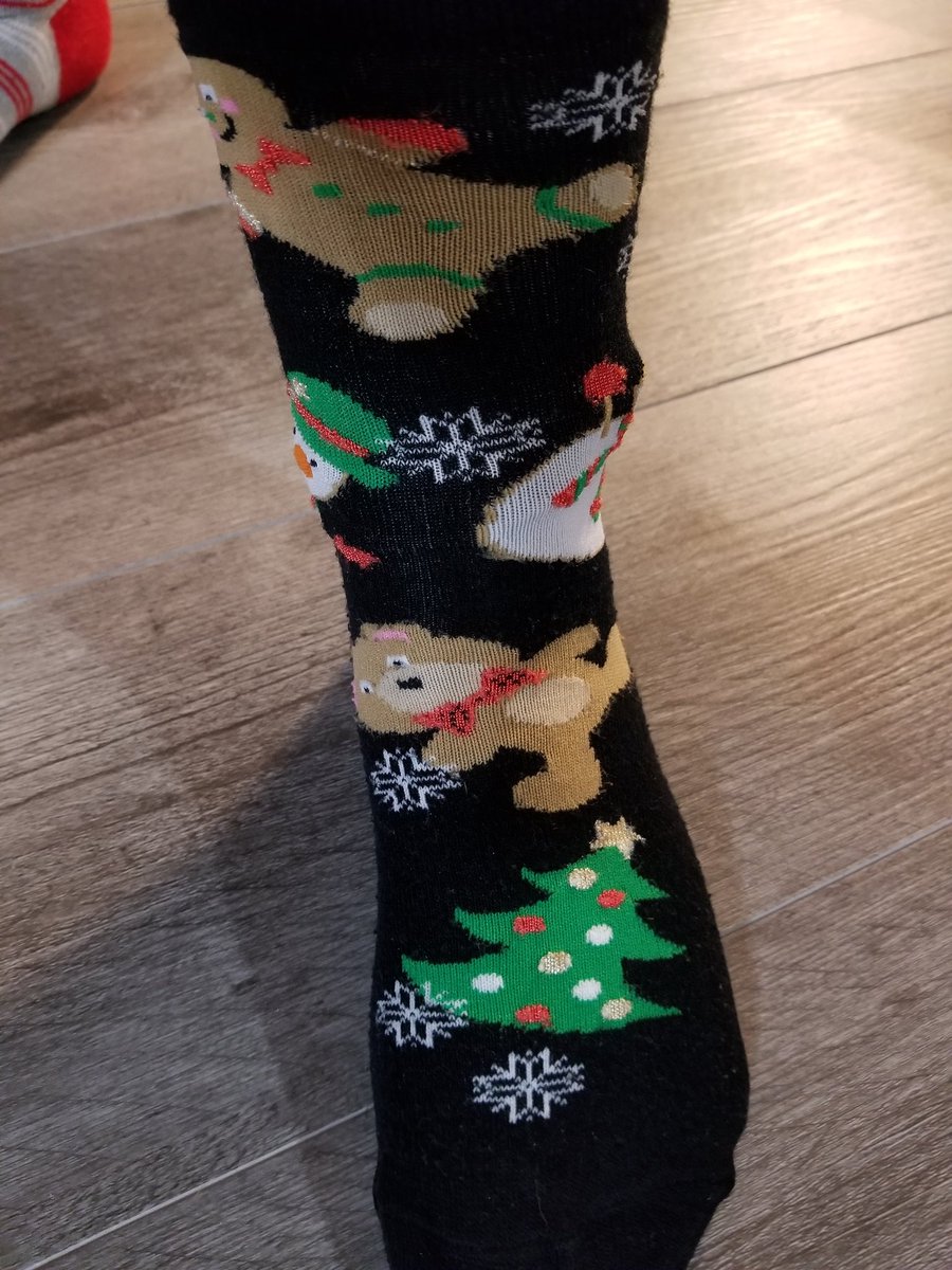 Found some more holiday sock favorites on lunch! #d274sockwars <a href="/kyle_mckinnon12/">🅺🆈🅻🅴 🅼🅲🅺🅸🅽🅽🅾🅽</a> <a href="/SummerB_THD4026/">Summer Burton</a>