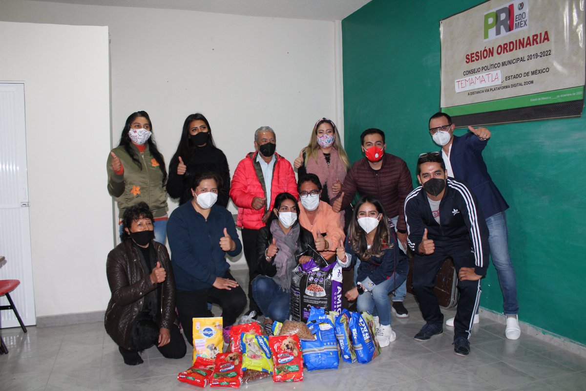 Marielarmora's tweet photo. Continuando con la gira de hoy, visité los municipios de #Amecameca #Ayapango #TenangoDelAire #Temamatla y #Cocotitlán sumando voluntades para la recaudación de alimento para perritos sin hogar ��Los jóvenes estamos donde están las causas sociales! #QueElTrabajoHable 🤜🏼🤛🏼🇲🇽🐶 https://t.co/DiJQXI6IKd