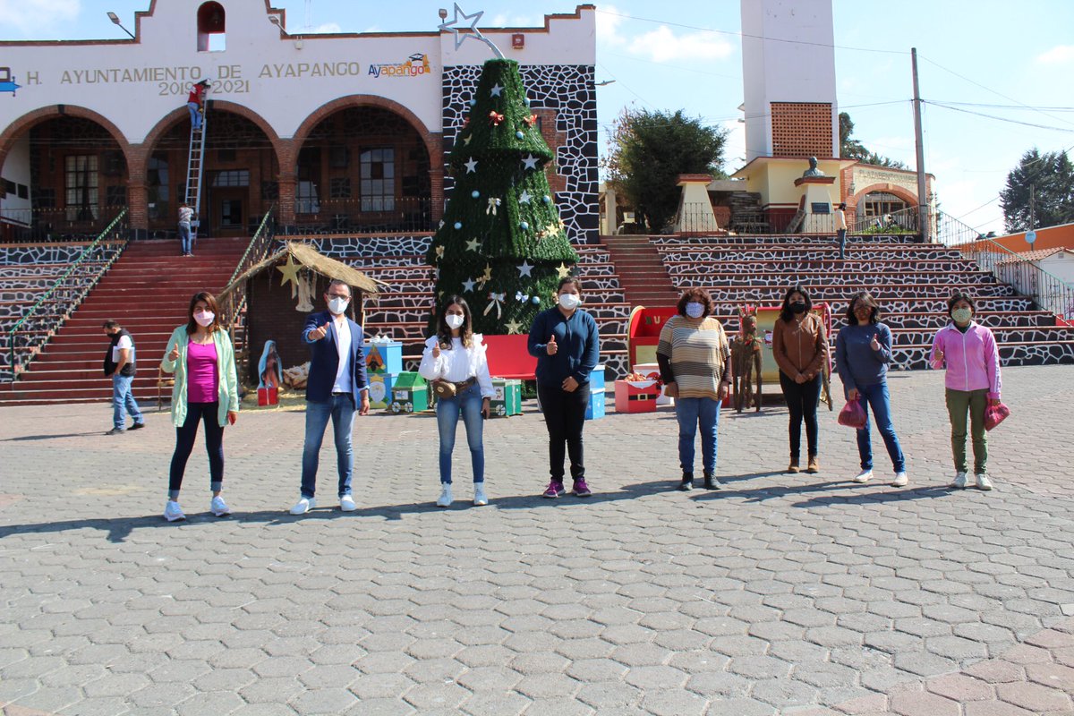 Marielarmora's tweet photo. Continuando con la gira de hoy, visité los municipios de #Amecameca #Ayapango #TenangoDelAire #Temamatla y #Cocotitlán sumando voluntades para la recaudación de alimento para perritos sin hogar ��Los jóvenes estamos donde están las causas sociales! #QueElTrabajoHable 🤜🏼🤛🏼🇲🇽🐶 https://t.co/DiJQXI6IKd