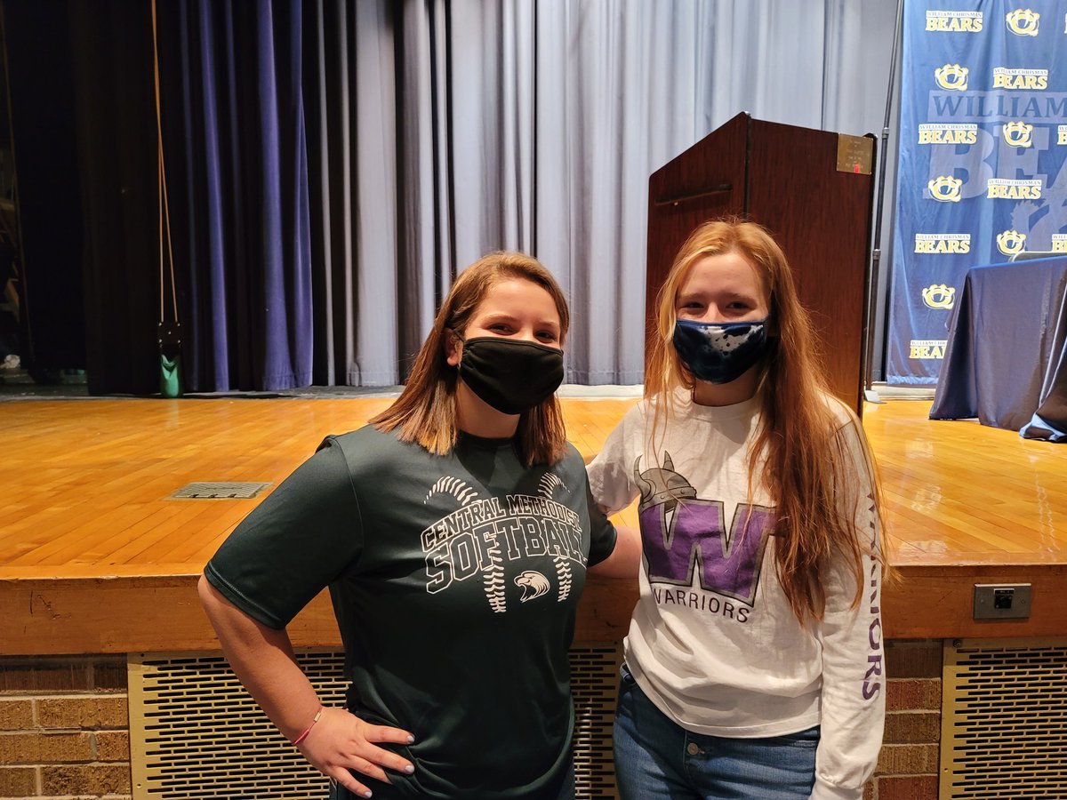Congratulations to Gracie Ussery and Caitlin Gentry for signing their letter of intent to play at the next level.  💙🥎💙🐻 Go Bears!