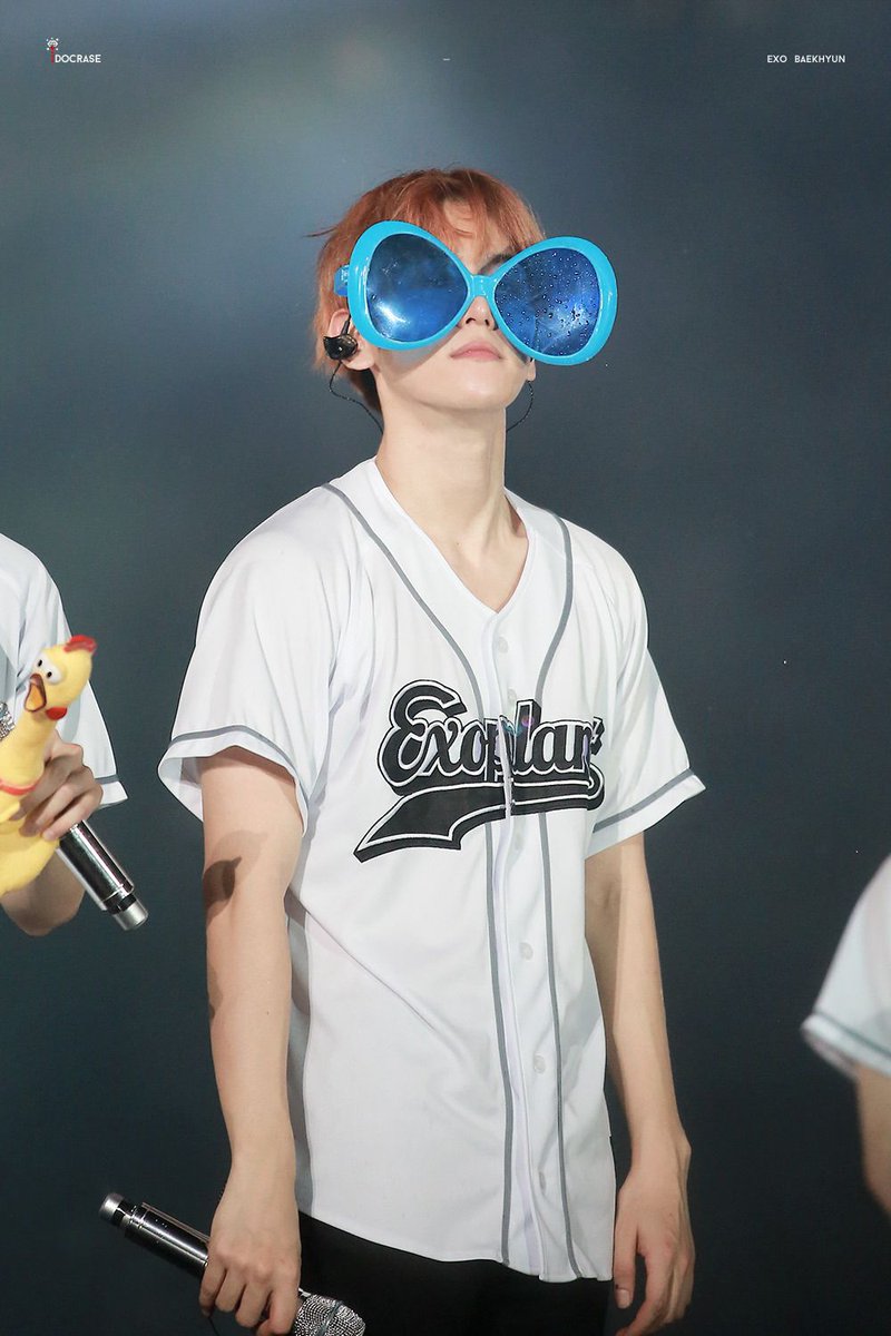 BAEKHYUN silly pictures - a very short thread