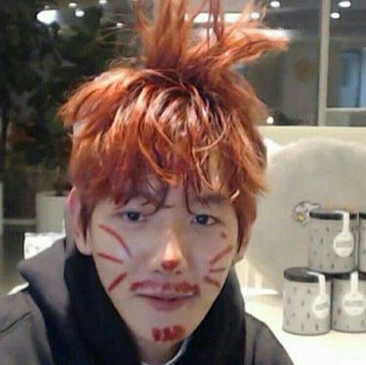 BAEKHYUN silly pictures - a very short thread