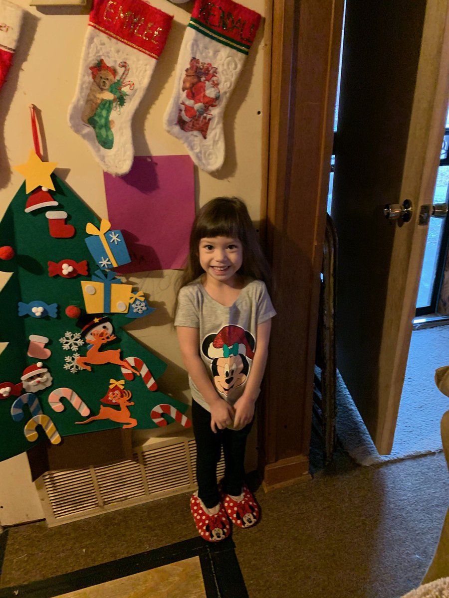 SeaIsleSeahawks's tweet photo. Today”s Theme: “Deck the Halls” with Red & Green ❤️💚
#SeaIsleStyle #WinterBreak #12DaysCountdown https://t.co/gxxY8Xj2kC
