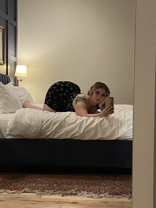 Watch My Alter Ego's leaked NSFW photo on TwXstars