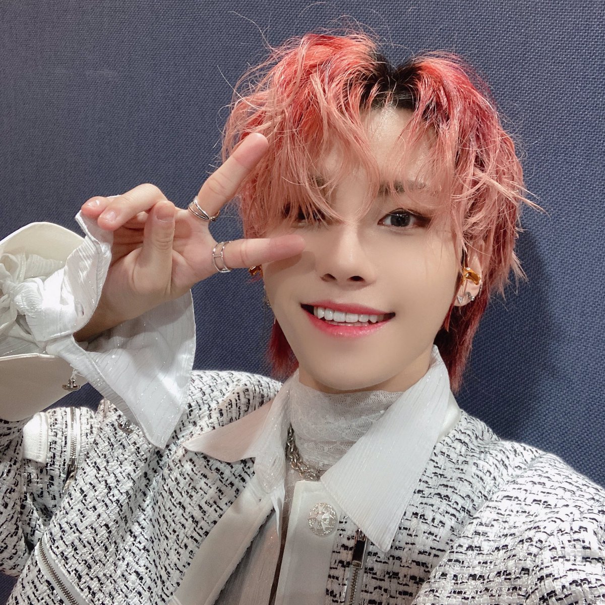 ELASTofficial's tweet image. 엘링💕
마지막 눈물자국 무대도 함께
해줘서 너무너무 고마워요😘
6주 동안 정말 고생 많았구
엘링 덕분에 정말 소중하고
행복한 시간 보낼 수 있었어요🥰
진심으로 따랑해요❤️

#엘라스트 #ELAST #최인 #ChoiIn

이제 시도 때도 없이 
엘링 보러 와야지😝