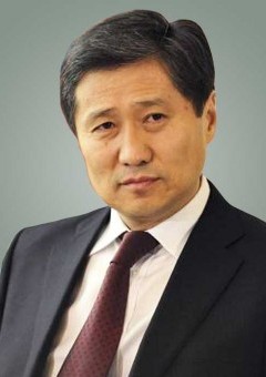 Энэ хүнийг бизнес хийж, гэрээ засчаад Улс төрд орж ирж, төрөөс мөнгө хусаагүйнх нь төлөө мөн ч их гоочиллоо! ӨНДӨР боловсролтой, Шинэ Монгол Улсын түүхэнд  ХАМГИЙН ӨНДӨР 17% ЭЗ өсөлт авчирсан хүн юм байгаамшд.