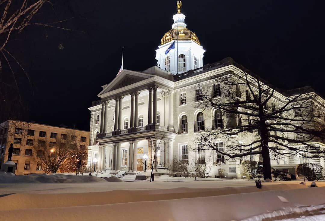 SouthEndMedia's tweet photo. The Capitol's got its winter coat on. @IntownConcord @CityOfConcordNH @VisitConcordNH  @the603lifestyl1 #CapitolofNH #noreaster #winterwonderland #scenicNH https://t.co/bbP9lXjiNy