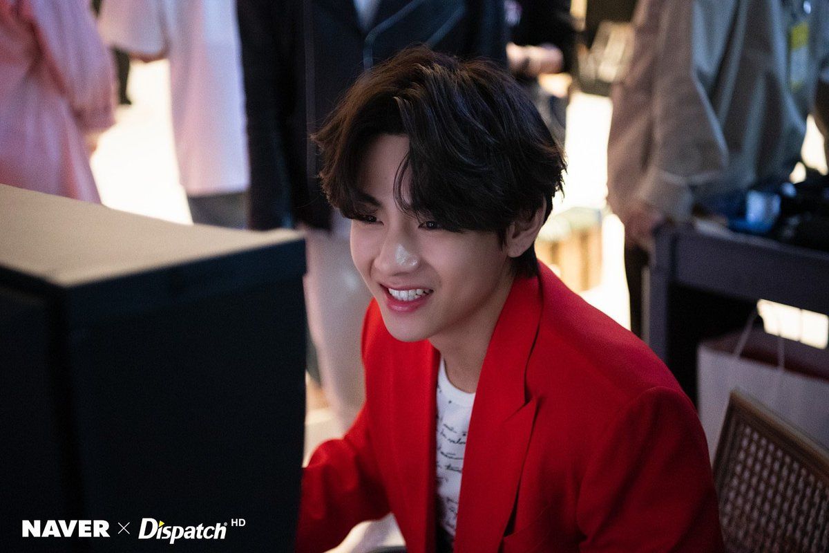 Sshhtii_'s tweet photo. Naver x Dispatch HD Kim Taehyung
#KIMTAEHYUNG #DICON #Dispach #dispatchbts #Taehyung #entertainoftheyear https://t.co/pE3JeMrFzO