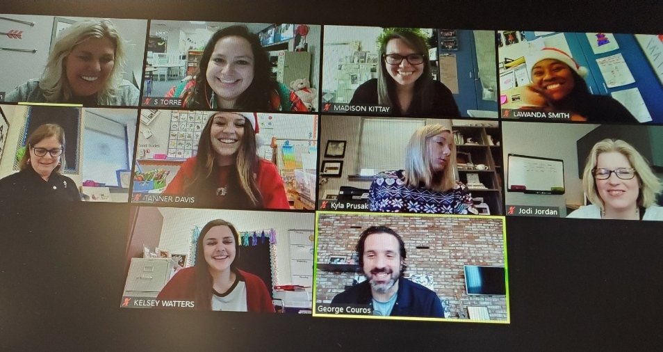 RobertsonTorre's tweet photo. Best day having an uplifting, inspiring conversation to finish our book study meeting with @gcouros!!
Teachers if you are looking for a great book, don't deprive yourself from reading Innovate inside the Box by George Couros is a must for every teacher wanting to learn. https://t.co/me1oYWAHK5