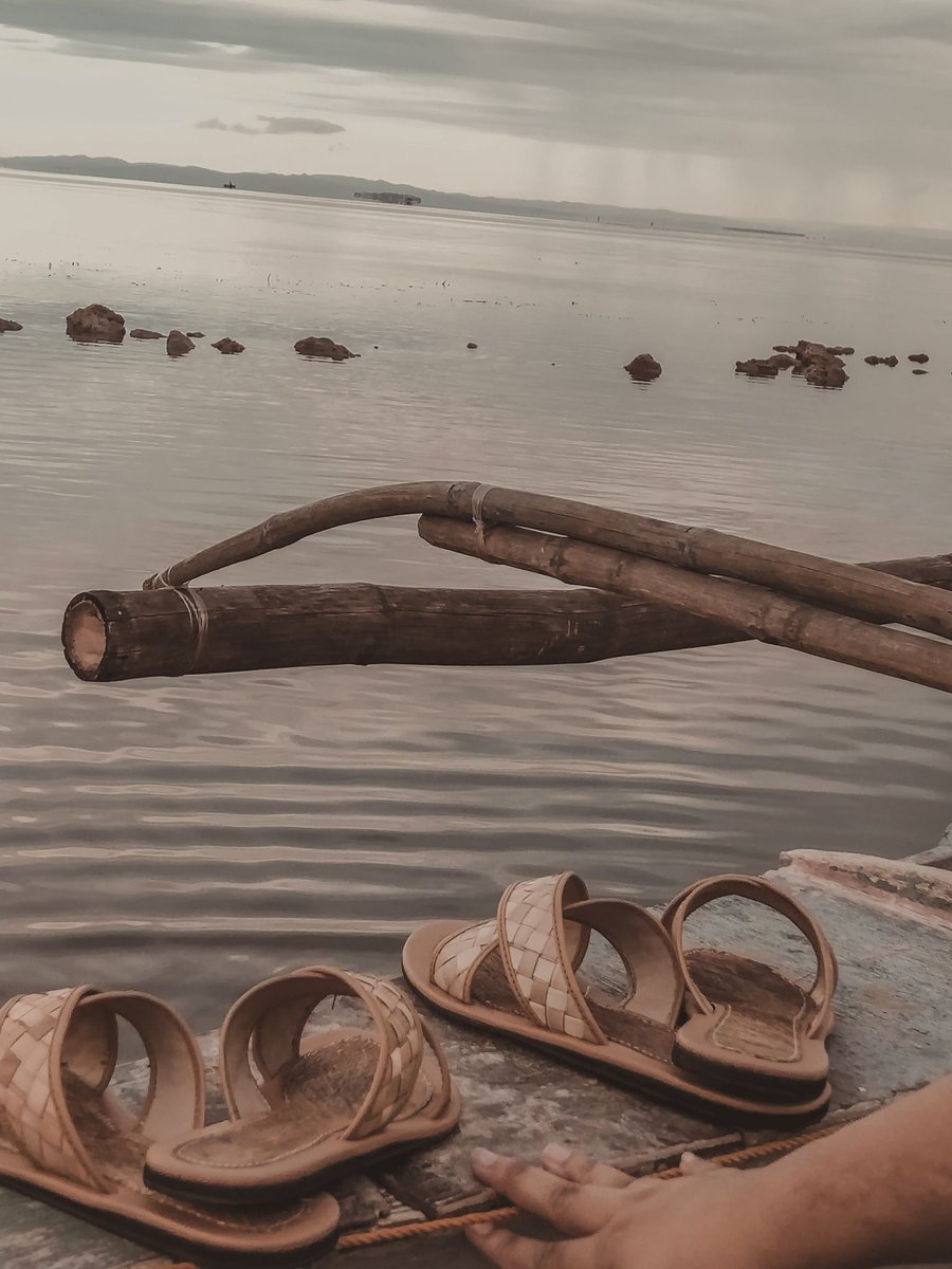 pithayapak's tweet photo. "𝗞𝗮𝗳𝗮𝗴𝘄𝗮𝘆"

Walang hanggan ang saklaw ng daang iyong tinatahak.
Kaya sa pagdaong ng iyong mga yapak, tiyaking sa iyong hakbang ay may nakaakap.

Pithaya Pamasko Raffle Promo is still on lovelies!🎅🎁 

Don't miss it! Saan aabot ang 10 pesos mo?👀
#cebu #ChristmasGiftIdeas https://t.co/llHix1y8G4