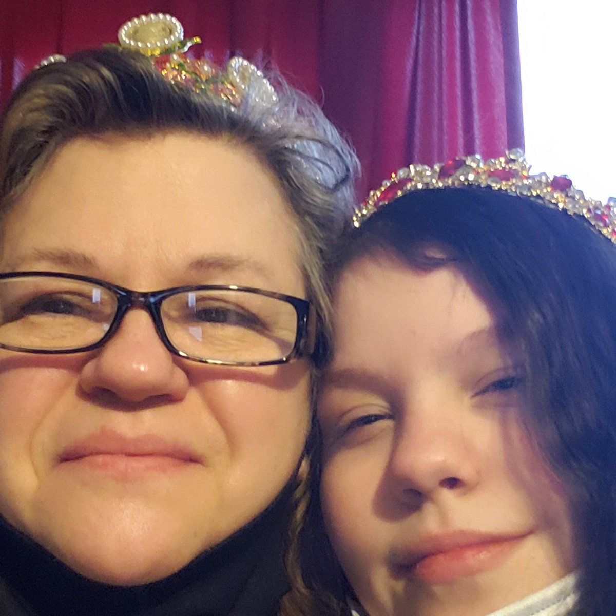 smutqueen's tweet photo. @BritterDD A tiara!! My daughter and I wear them regularly 🙂 https://t.co/0G5gmKjh4e