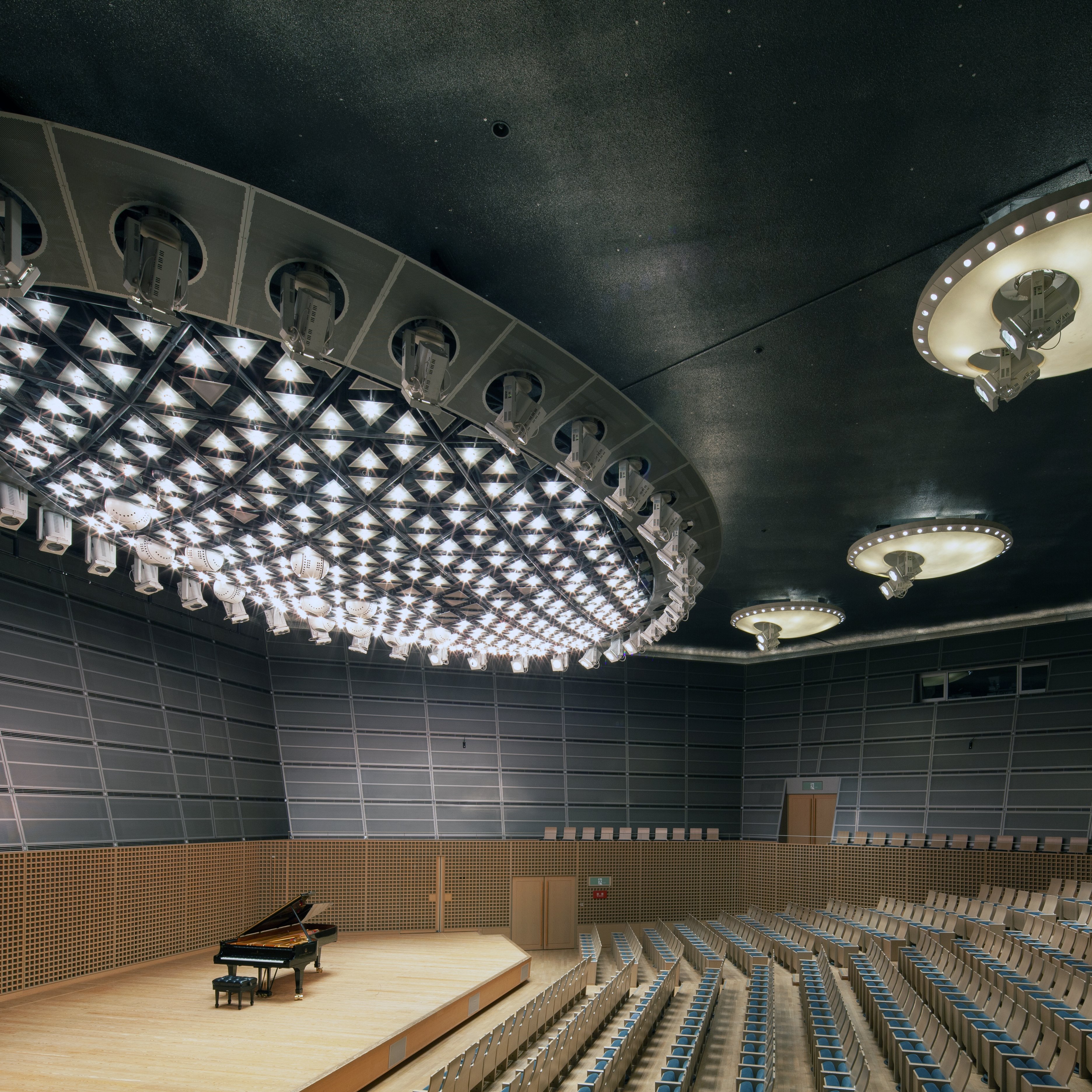 京都コンサートホール Kyoto Concert Hall 出演者募集中 音楽 でつながる リレーコンサート 21 3 28 は 12月25日クリスマスまで出演者募集しております 世界のアーティストが名演を繰り広げたアンサンブル ホールムラタのステージで あなたも