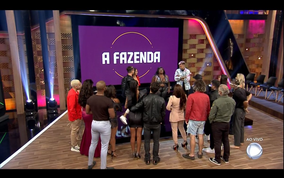 ZAMENZA's tweet photo. A Jordana impediu a Record de sair do ar. ELA MANDOU EM TODO MUNDO. É ELA. HAHAHAHAHAH #FinalAFazenda https://t.co/NoH5sBMgwO