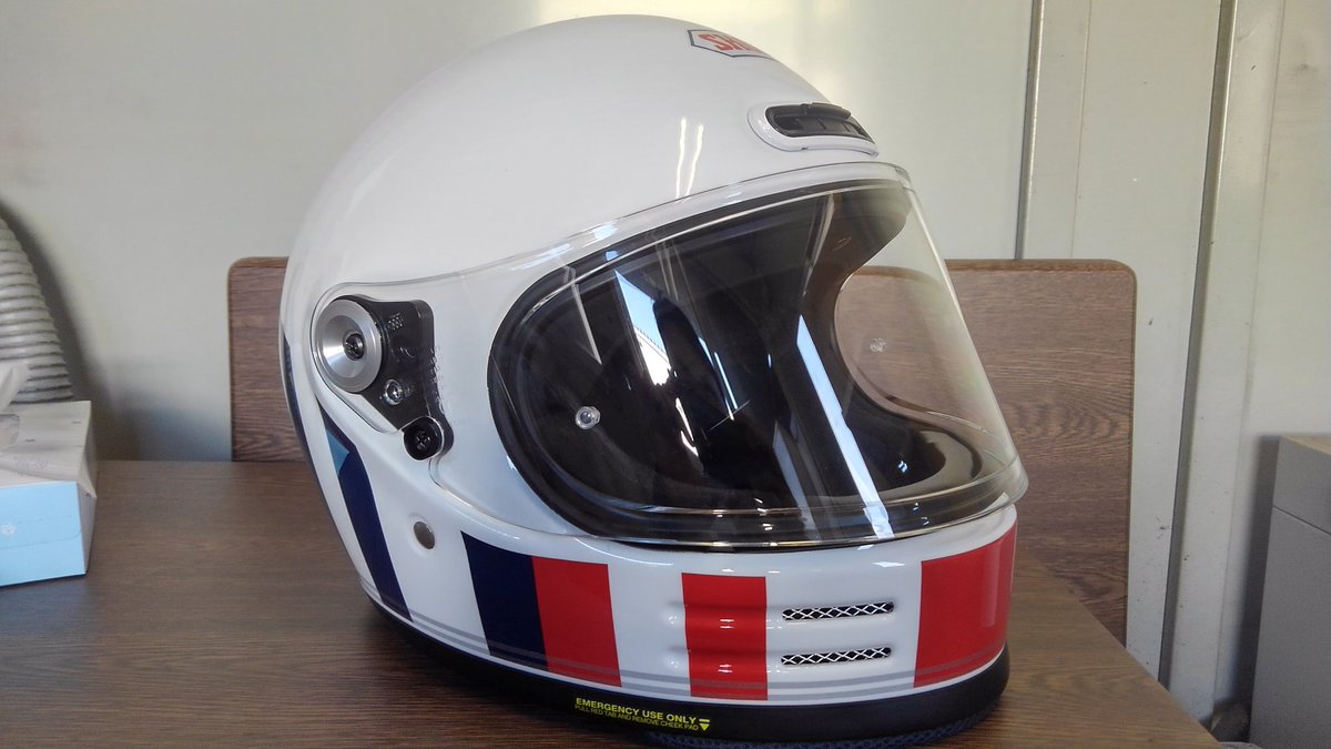 すらくす Pa Twitter 何が泣かせるってビンテージshoeiロゴと 正面から見たときのストンと垂直に落としたシェルの角度 全方位見てもカッコいい上に 殆ど文句無しのヘルメットなんて初です