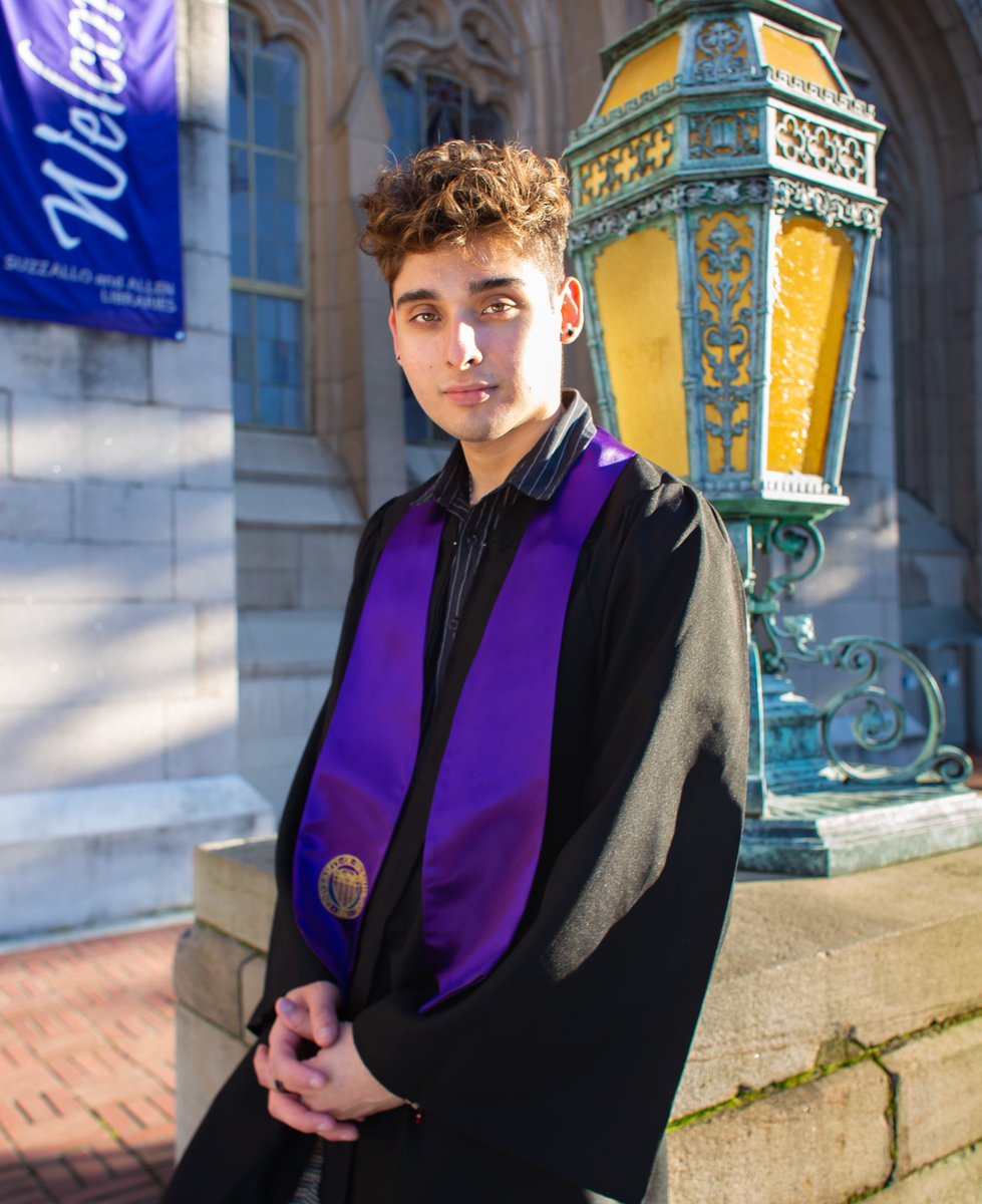 LuisLovesGoats's tweet photo. GRADUATION BUT MAKE IT HANDSOME 🎓 https://t.co/7qPebvgsF9