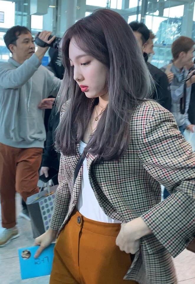 how im nayeon looks in real life; a thread