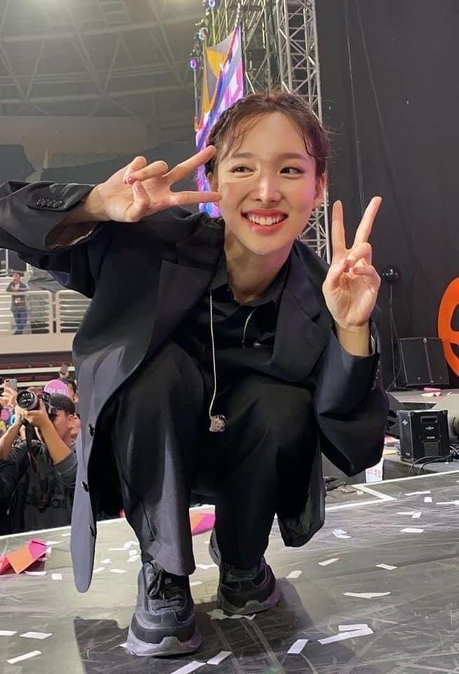 how im nayeon looks in real life; a thread