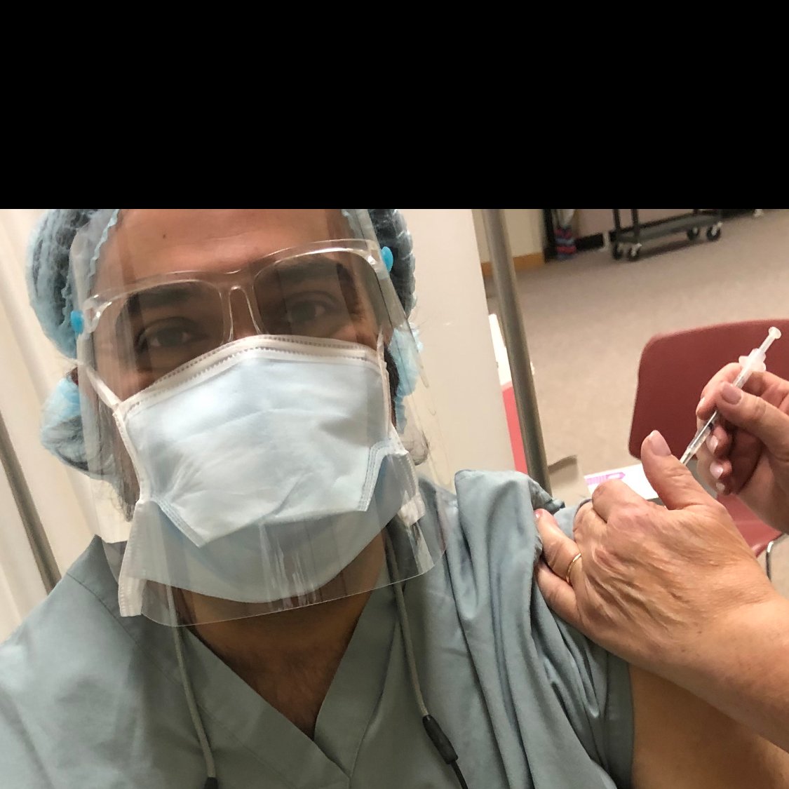 PKCath's tweet photo. Thank you to all the scientists who made today possible. Thank you to all the nurses, first responders and colleagues who continue to work through the hard days. #hopeandscience. #VaccinesSaveLives So proud of our team @PMCSJH https://t.co/XRbEf4HiLw