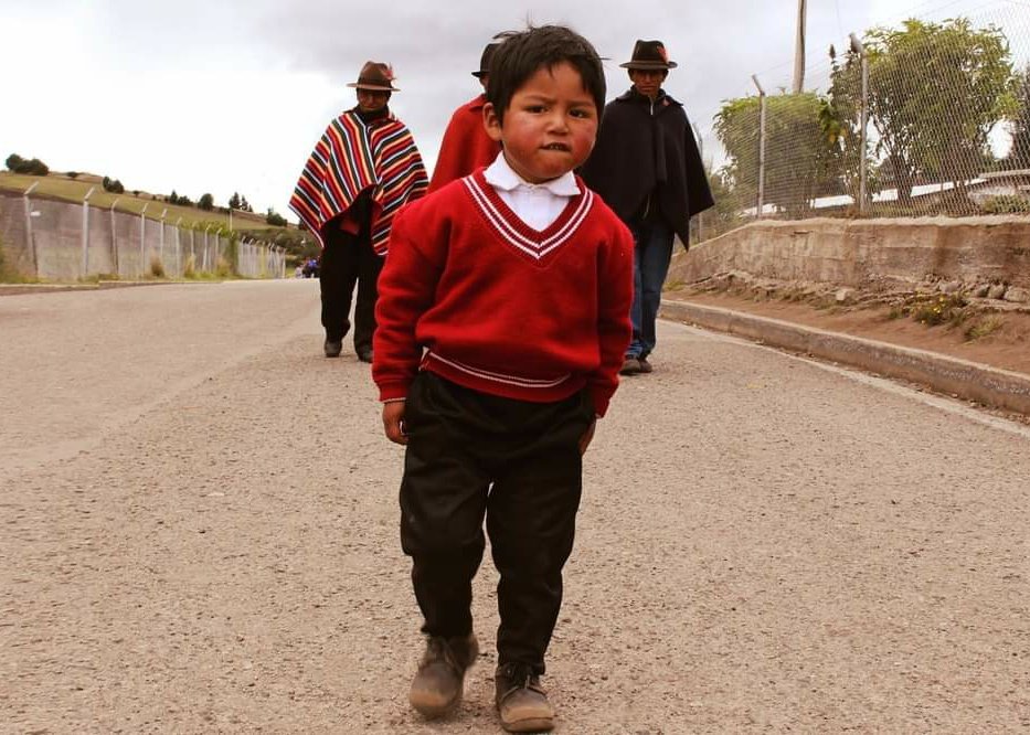 #Expresiones | Que elegancia, en la infancia.
La antigua y nueva generación en un mismo camino.
Comunidad de #Chimborazo.
Archivo: 2018
Foto: @dario2ch #Riobamba
@RiobambaBot https://t.co/zLutqglDqa